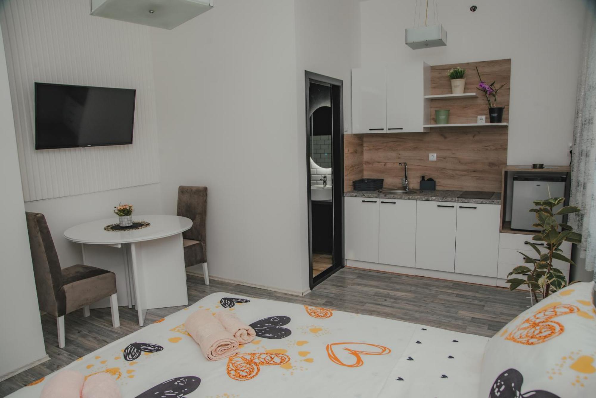 Jes Apartments Leskovac  Bagian luar foto