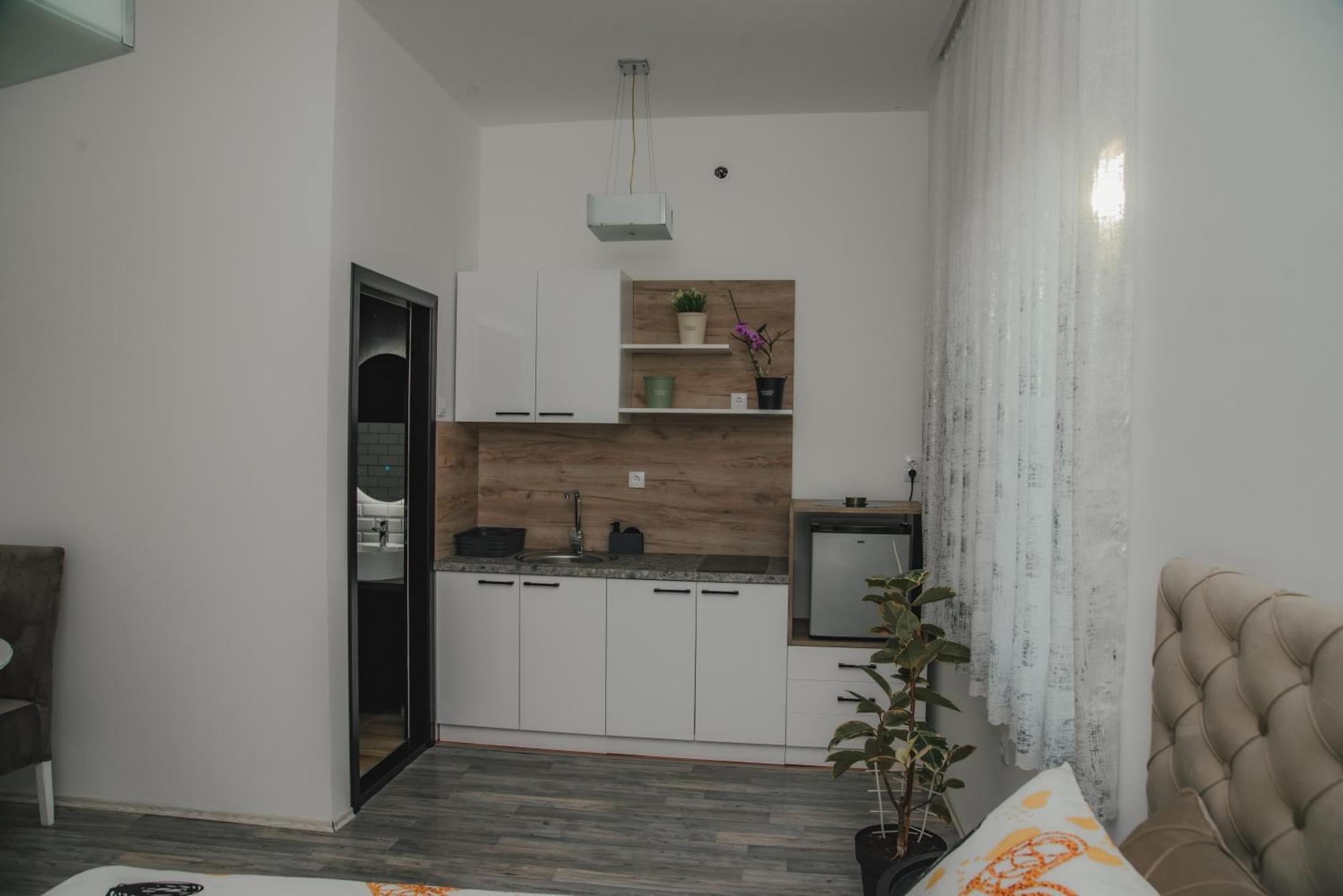 Jes Apartments Leskovac  Bagian luar foto