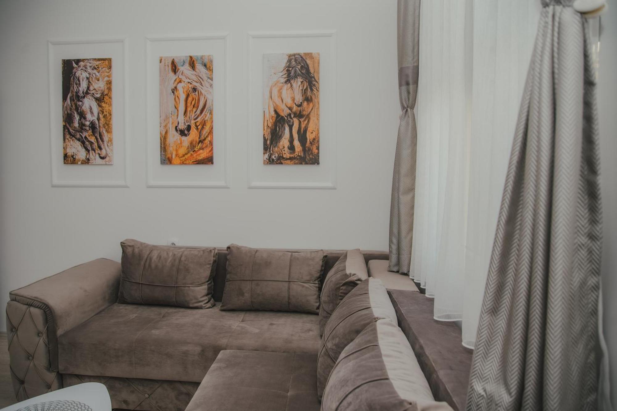 Jes Apartments Leskovac  Bagian luar foto